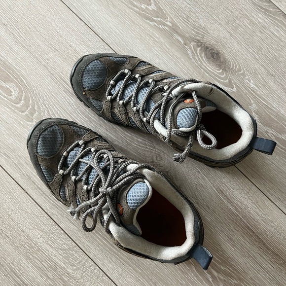 Merrell Women's Moab 2 Vent Suede and Mesh Hiking Shoes - Picture 11 of 12